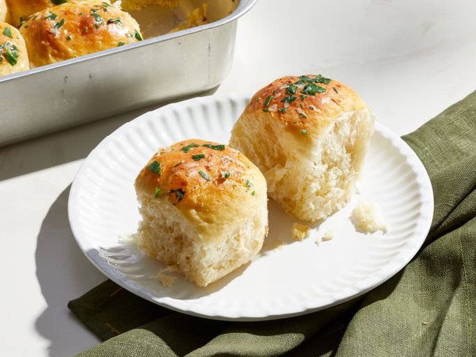 Garlic Dinner Rolls