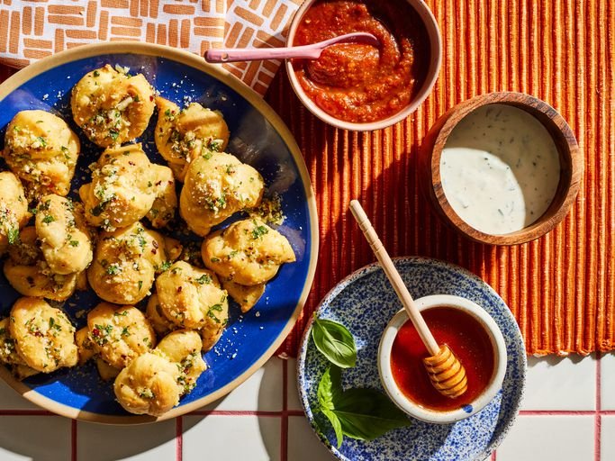Easy Garlic Knots