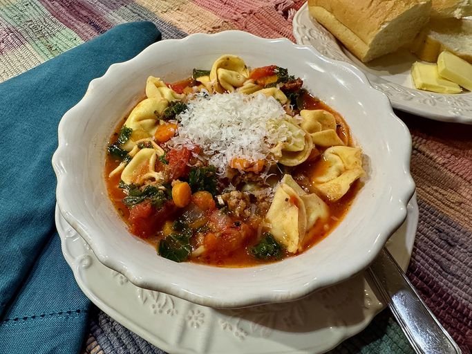 Slow Cooker Sausage Tortellini Soup