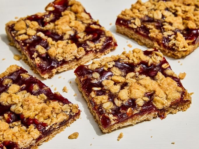 Delicious Raspberry Oatmeal Cookie Bars